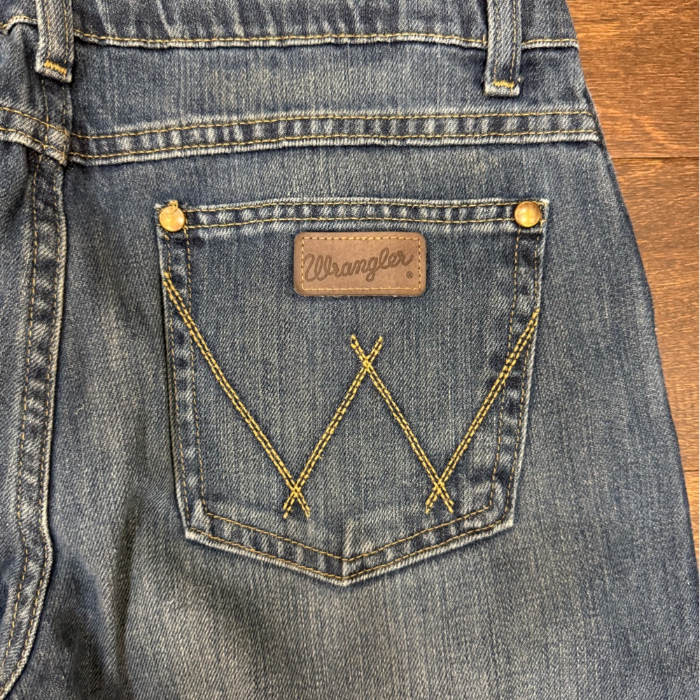 Wrangler Retro Relaxed Fit Boot Cut Blue Jeans